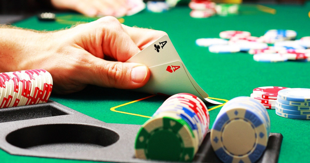 Kỹ năng đọc đối thủ poker là cách phán đoán người chơi khác